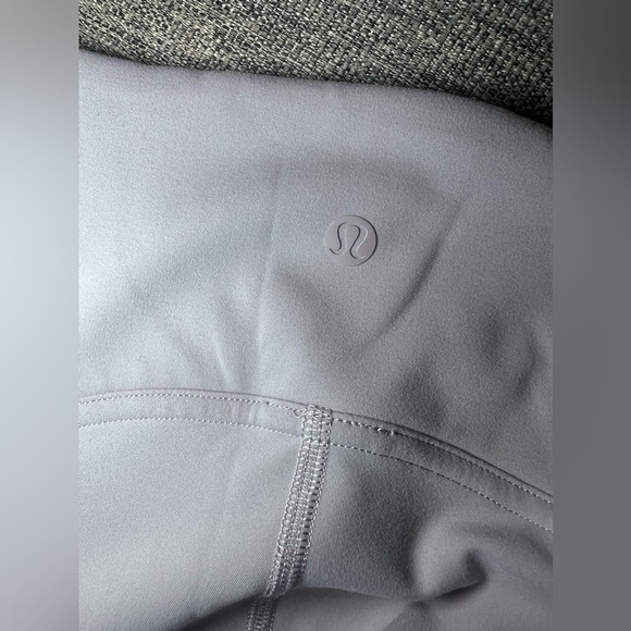 Lululemon Instill High-Rise Tight 25" Size 2 - Picture 6 of 8